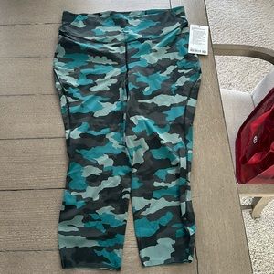 Base Pace HR Crop 23” lululemon leggings